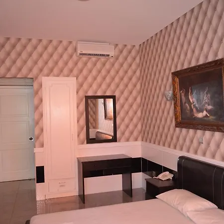 Hotel Vergi 2*